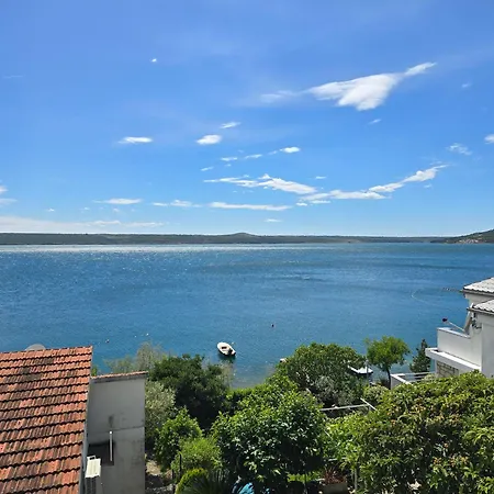 Apartment Victory 1 *