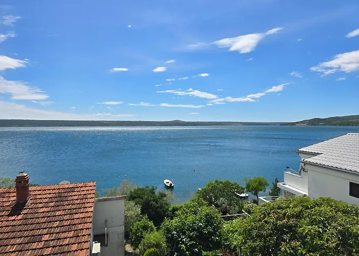 Апартаменты Victory 1 *